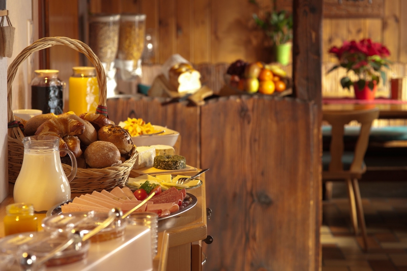 restaurant-BARJOLS-min_breakfast-801827